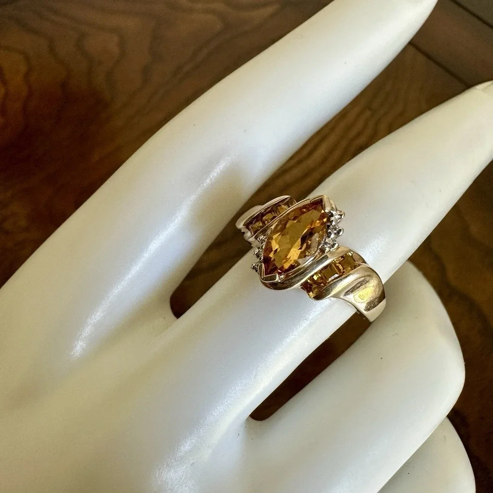 LGL Leer Gem Accent Ring 10K Yellow Gold Size 8 Citrine Quartz 2 Diamonds 3.2g